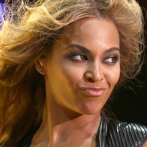 The Most Embarrassing Celeb Moments Caught On Film - ZergNet