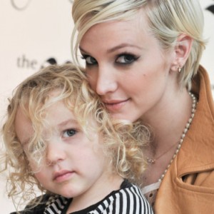 Ashlee Simpson's Son Doesn't Look Like This Anymore - ZergNet