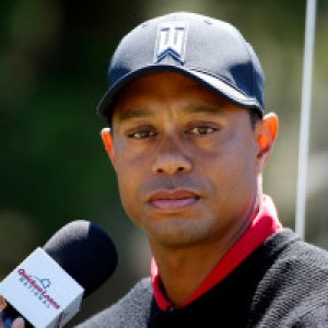 Tiger Woods’ Smiling Comeback Makes Awkward Turn - ZergNet