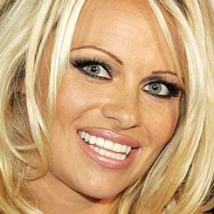 Pam Anderson Looks Incredibly Different - ZergNet