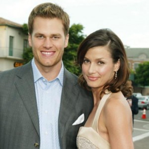 Celebrities Who Were Dumped While Expecting - ZergNet