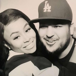 Rob Unfollows Blac Chyna on Instagram & Deletes All Their Pics - ZergNet