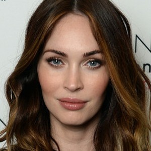 Does Megan Fox Have A Plastic Surgery Problem? - ZergNet