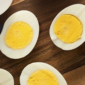 This is How You Should Hard Boil Eggs - ZergNet