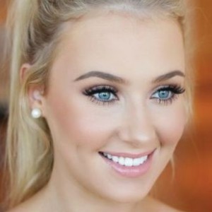 best eyeshadow for blue eyes pale skin