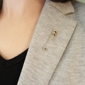 The Incredible Reason People Are Wearing Safety Pins - ZergNet
