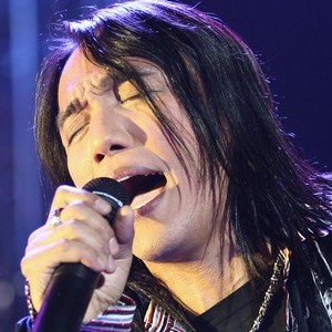 Journey Lead Singer's Startling Reveal About Steve Perry - ZergNet