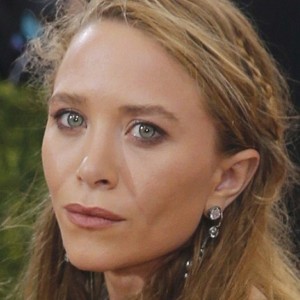 6 Things You Don't Know About Mary-Kate Olsen's Odd Marriage - ZergNet