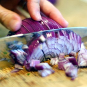 How To Dice an Onion Like a Pro - ZergNet