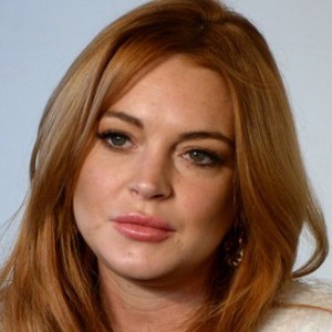 Lindsey Lohan Loses Ring Finger In Boating Accident - ZergNet