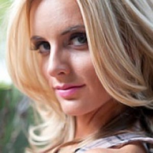 10 Hairstyles That Make You Look Thinner - ZergNet