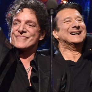 Journey's Neal Schon on Emotional Steve Perry Reunion - ZergNet