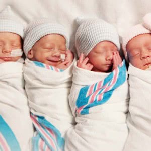 Florida Couple Welcomes Naturally Conceived Quadruplets - ZergNet