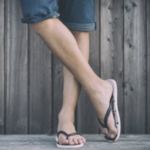 Here's What Podiatrists Really Think About Your Flip-Flops - ZergNet