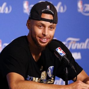 Curry Hilariously Roasts Charles Barkley For Bashing Warriors - ZergNet