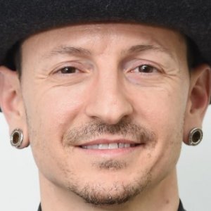 Celebs React to Chester Bennington's Death - ZergNet