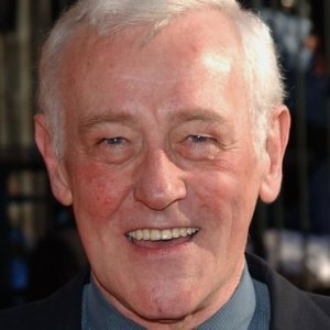 Dark Secrets the Cast of 'Frasier' Tried to Hide - ZergNet