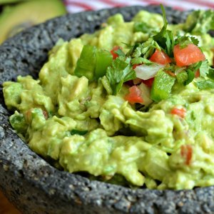 How to Make California-Style Guacamole - ZergNet