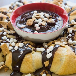 12 Ways to Hack a Can of Crescent Rolls - ZergNet