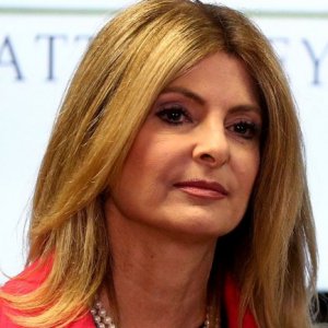 Lisa Bloom Reveals Why She Took On Harvey Weinstein as a Client - ZergNet