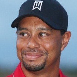 Looking Back at the Most Famous Moments of Tiger Woods' Career - ZergNet