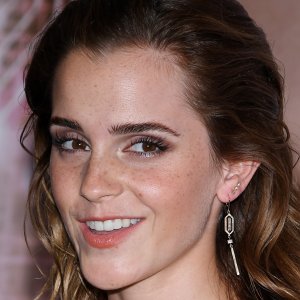 Emma Watson's Stylish Transformation - ZergNet