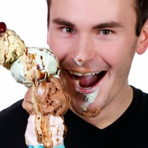 The Real Reason Why We Crave Unhealthy Food - ZergNet