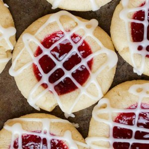 10 Perfectly Festive Christmas Cookie Recipes - ZergNet