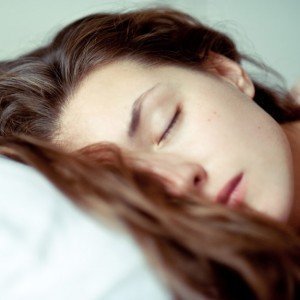 The Truth About Sleeping on Wet Hair - ZergNet