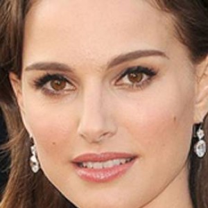 11 American Celebrities You Didn't Know Lived Abroad - ZergNet