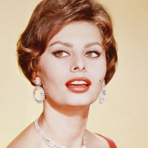 Sophia Loren: See the 1960s Bombshell Then and Now - ZergNet