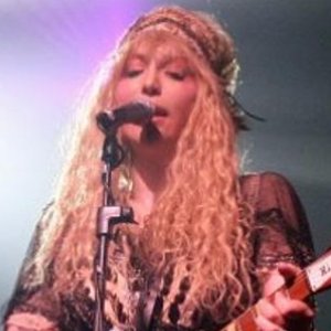 Here's What Most People Don't Know About Courtney Love - ZergNet