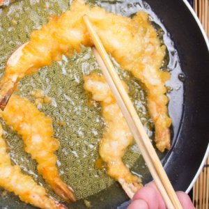 Why You've Been Using Chopsticks All Wrong - ZergNet