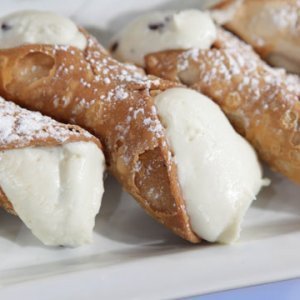 Make Buddy Valastro's Classic Homemade Cannoli - ZergNet