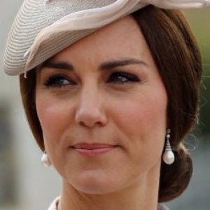 The Real Reason Kate Middleton Isn't Allowed to Sign Autographs - ZergNet