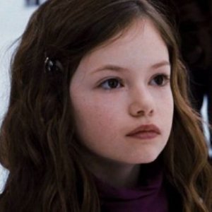 This 'Twilight' Star Is All Grown Up and Gorgeous - ZergNet