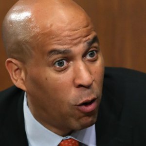 Cory Booker Trying to Keep Relationship a Secret - ZergNet