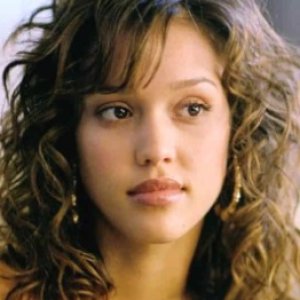 Why Hollywood Dropped Jessica Alba - ZergNet