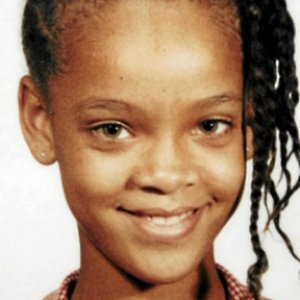 The Stunning Transformation of Rihanna - ZergNet