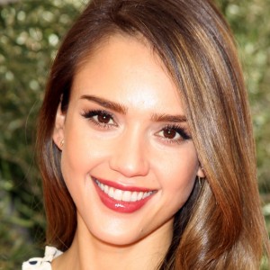 Jessica Alba's Daughter Is Starting To Look A Lot Like Her - ZergNet