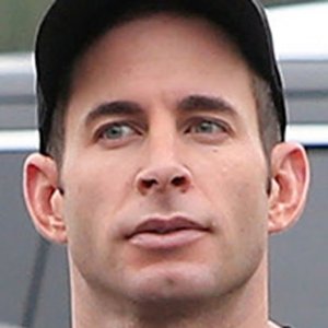 The Shady Secret Double Life of Tarek El Moussa - ZergNet