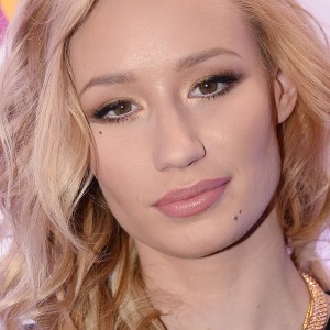 Iggy Azalea Calls Steve Madden Photos Disgusting - ZergNet