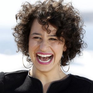 Ilana Glazer Is Unrecognizable With Straight Hair - ZergNet