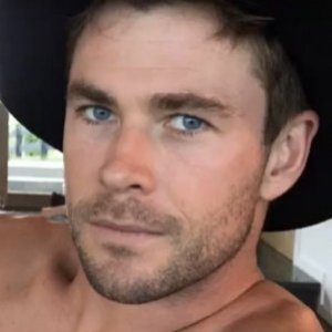 The Untold Truth of Chris Hemsworth - ZergNet