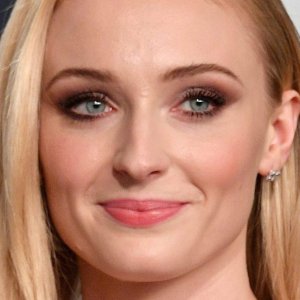 Joe Jonas and Sophie Turner's Secret Wedding Was Impressive - ZergNet