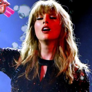 How Twitter Reacted to Taylor Swift's Leg Shaving Reveal - ZergNet