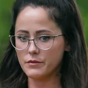 A Controversial Photo Has Fans Blasting Jenelle Evans - ZergNet
