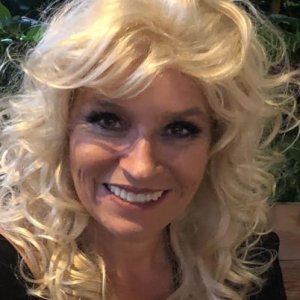 Dog The Bounty Hunter's Wife Beth Chapman Dead From Cancer - ZergNet