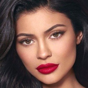 Here's the Revealing Truth About Kylie Jenner - ZergNet
