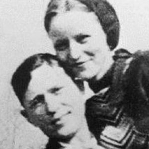The True Story of Bonnie and Clyde Is Stranger Than Fiction - ZergNet